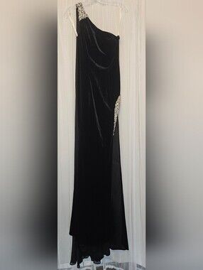 Sophia Thomas Black One-Shoulder Evening Gown with Cape Size 4
